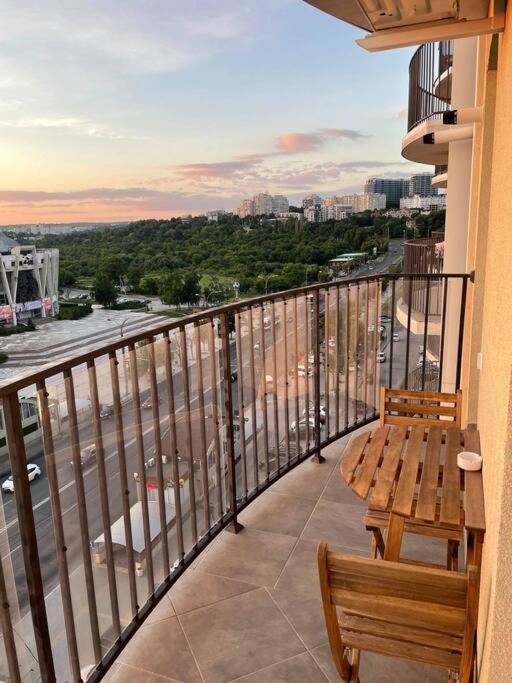 Hermes Cityview Apartment Кишинёв Экстерьер фото